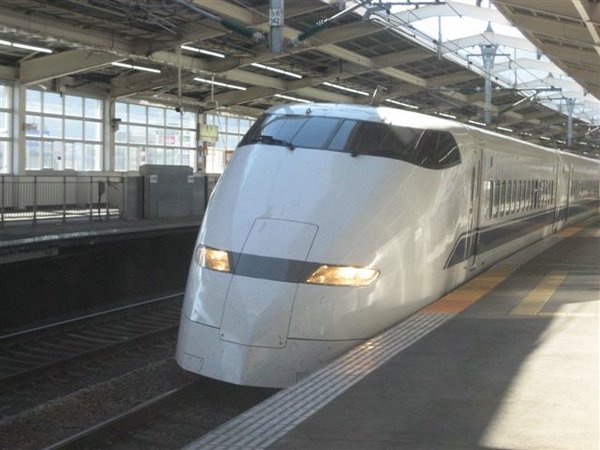 JR-Bullet-Train-HIKARI
