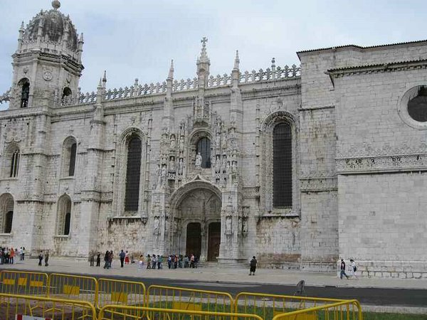 Monasterio-de-los-Jeronimos (00).JPG