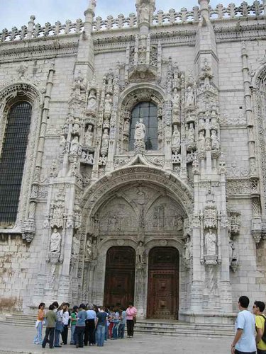 Portal-del-monasterio-de-los-Jeronimos.JPG