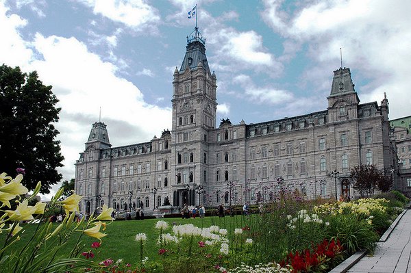 Parlamento-Quebec.jpg