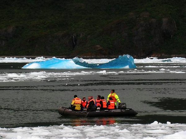 embarcaciones-en-glaciar-San-Rafael (00).jpg