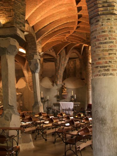 Cripta-Guell-Interior (19).jpg
