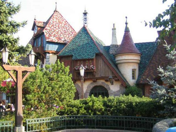 Fantasyland (22).jpg