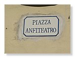 Piazza-Anfiteatro-romano-Lucca (02).JPG