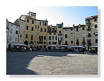 Piazza-Anfiteatro-romano-Lucca (14).JPG