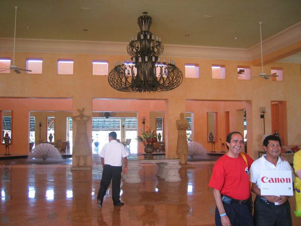 Hotel Barcelo Maya Colonial Beach (08).jpg