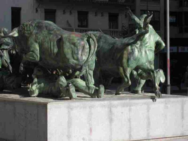 Escultura-del-encierro (04).JPG