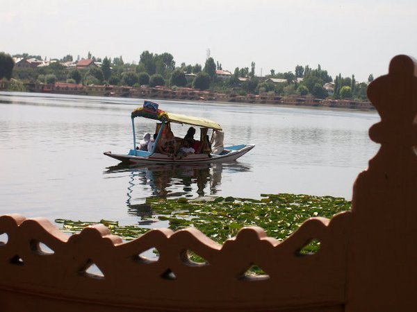 Srinagar-Dal-Lake (07).JPG