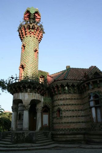 Capricho-de-Gaudi (00).jpg