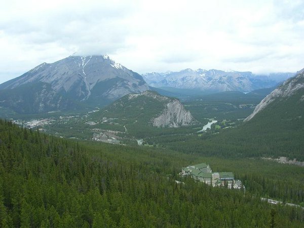 Bow-River-valley (00).jpg