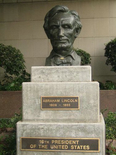 Abraham-Lincoln-Los-Angeles.JPG
