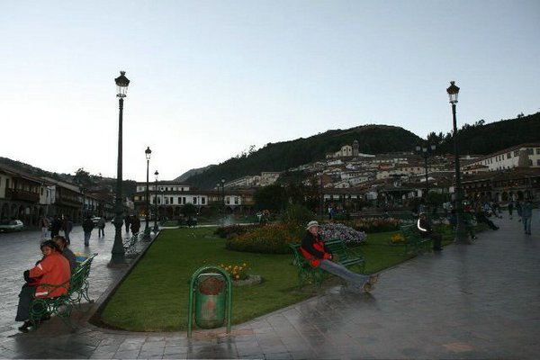 Plaza-de-Armas-Cuzco (02).jpg