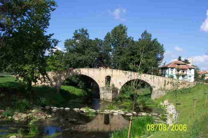 Puente-Romanico-de-Colloto.jpg