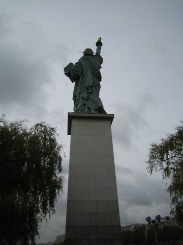 Estatua-Libertad-Paris (01).jpg