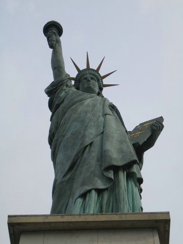 Estatua-Libertad-Paris (04).jpg