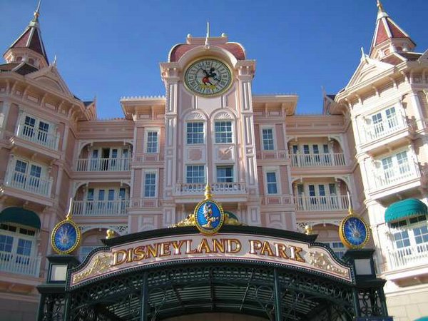 Disneyland-Hotel (03).jpg