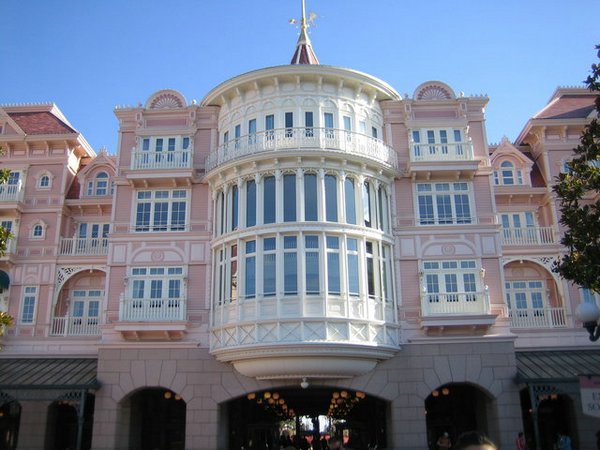 Disneyland-Hotel (05).jpg