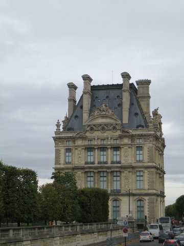 Louvre (02).jpg