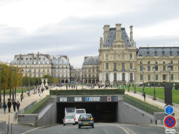 Louvre (03).jpg