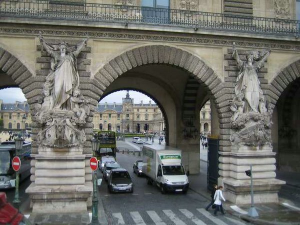 Louvre (05).jpg