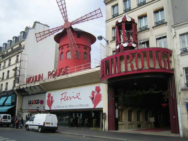 Moulin-Rouge-Paris (04).jpg