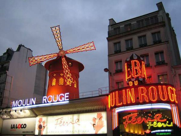 Moulin-Rouge-Paris (05).jpg