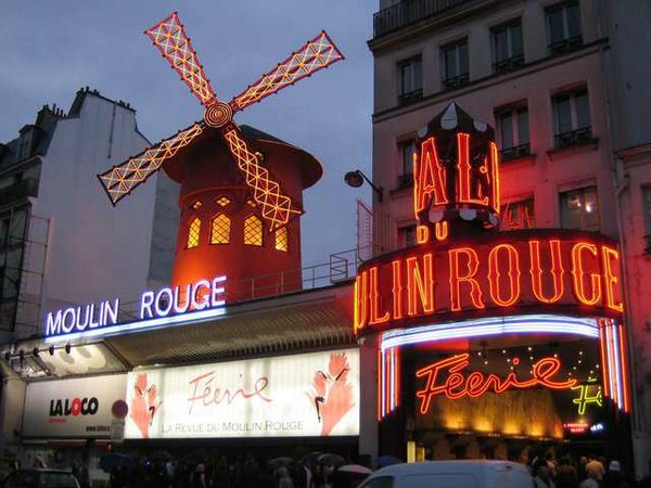 Moulin-Rouge-Paris (07).jpg