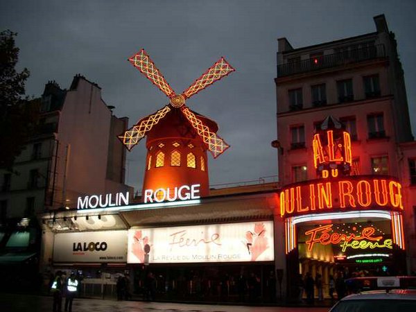 Moulin-Rouge-Paris (09).jpg