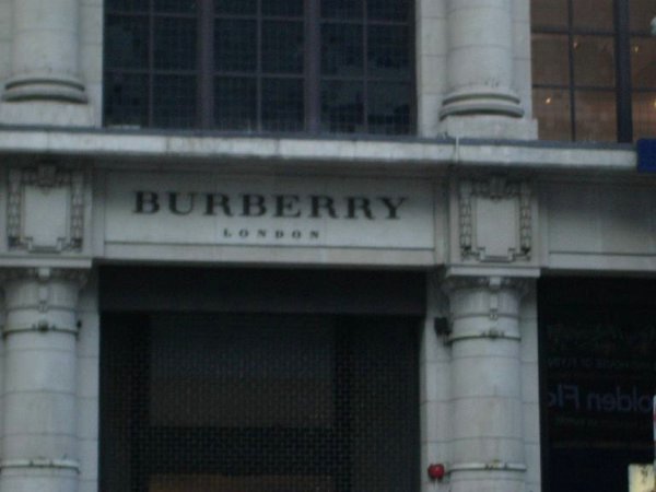 Burberry (01).jpg