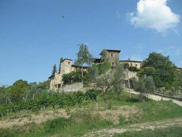 Castello-de-Montefioralle (02).JPG
