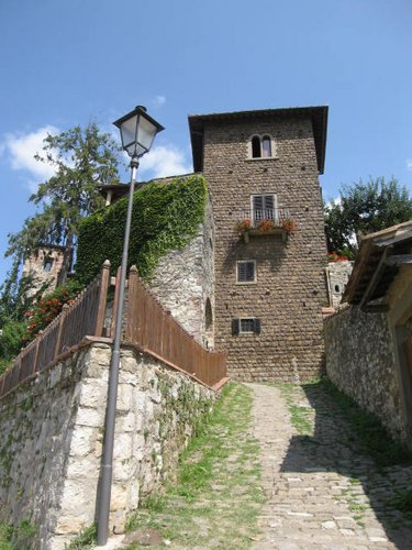 Castello-de-Montefioralle (06).JPG