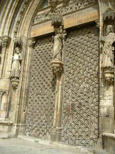 puerta_catedral_detalle.jpg
